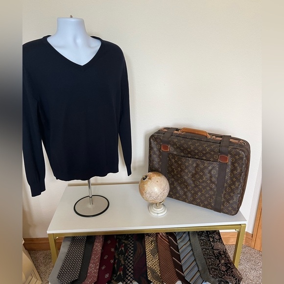 NWOT J. Crew Navy V Neck 100% Italian Merino Wool Sweater Slim - Picture 1 of 6